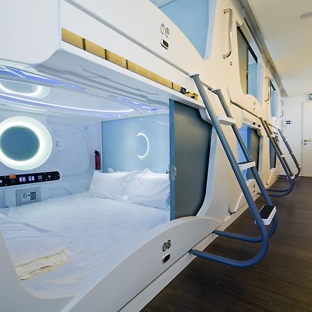 M Qube Hotel Sungai Dua Bukit Екстериор снимка