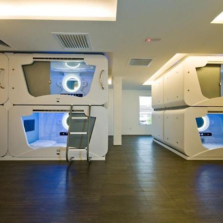 M Qube Hotel Sungai Dua Bukit Екстериор снимка