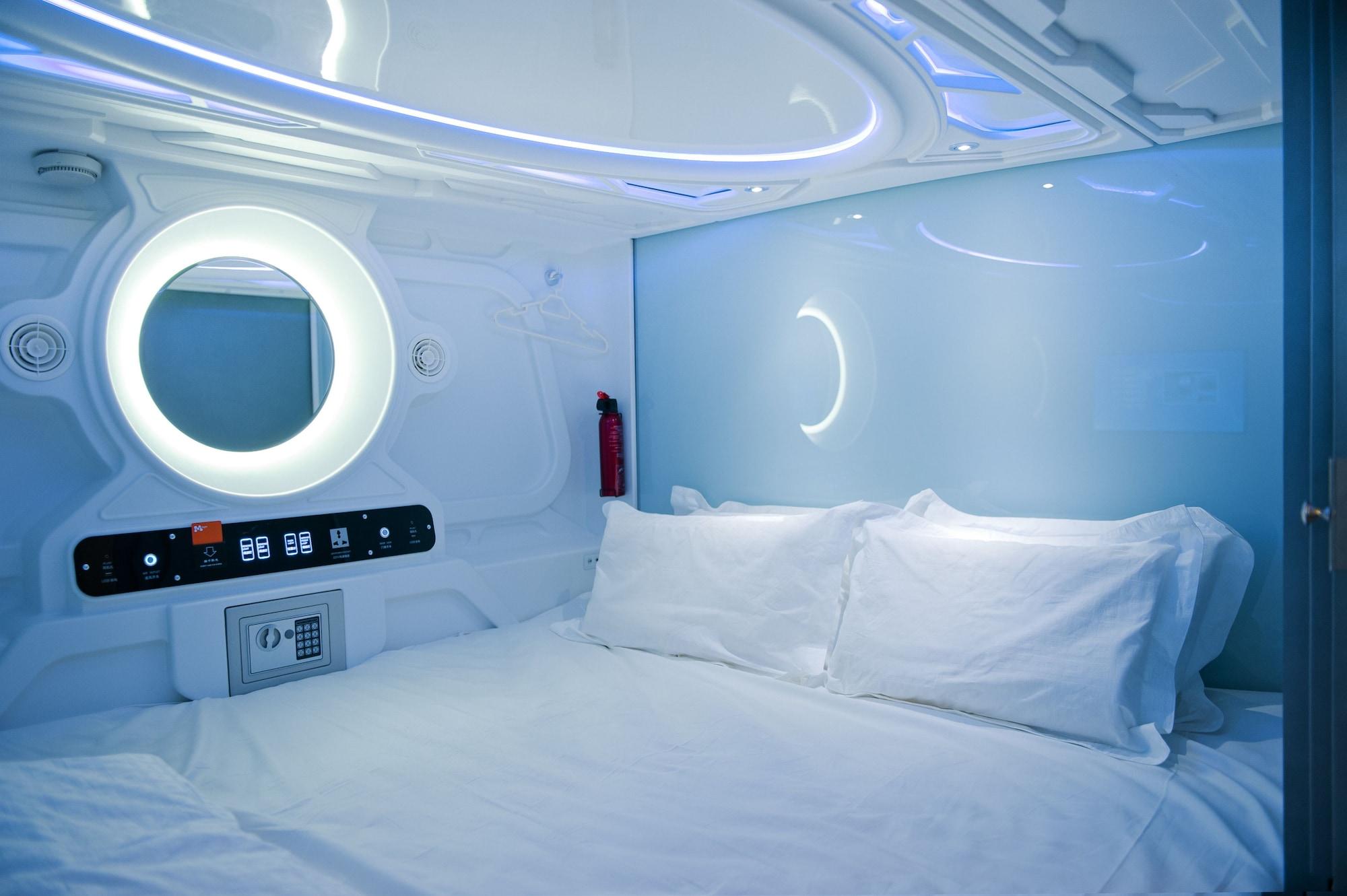 M Qube Hotel Sungai Dua Bukit Екстериор снимка