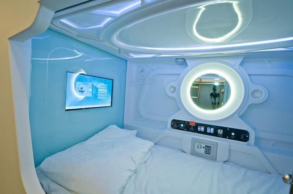 M Qube Hotel Sungai Dua Bukit Екстериор снимка