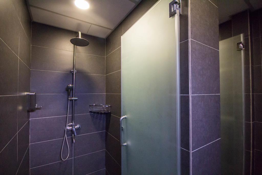 M Qube Hotel Sungai Dua Bukit Екстериор снимка
