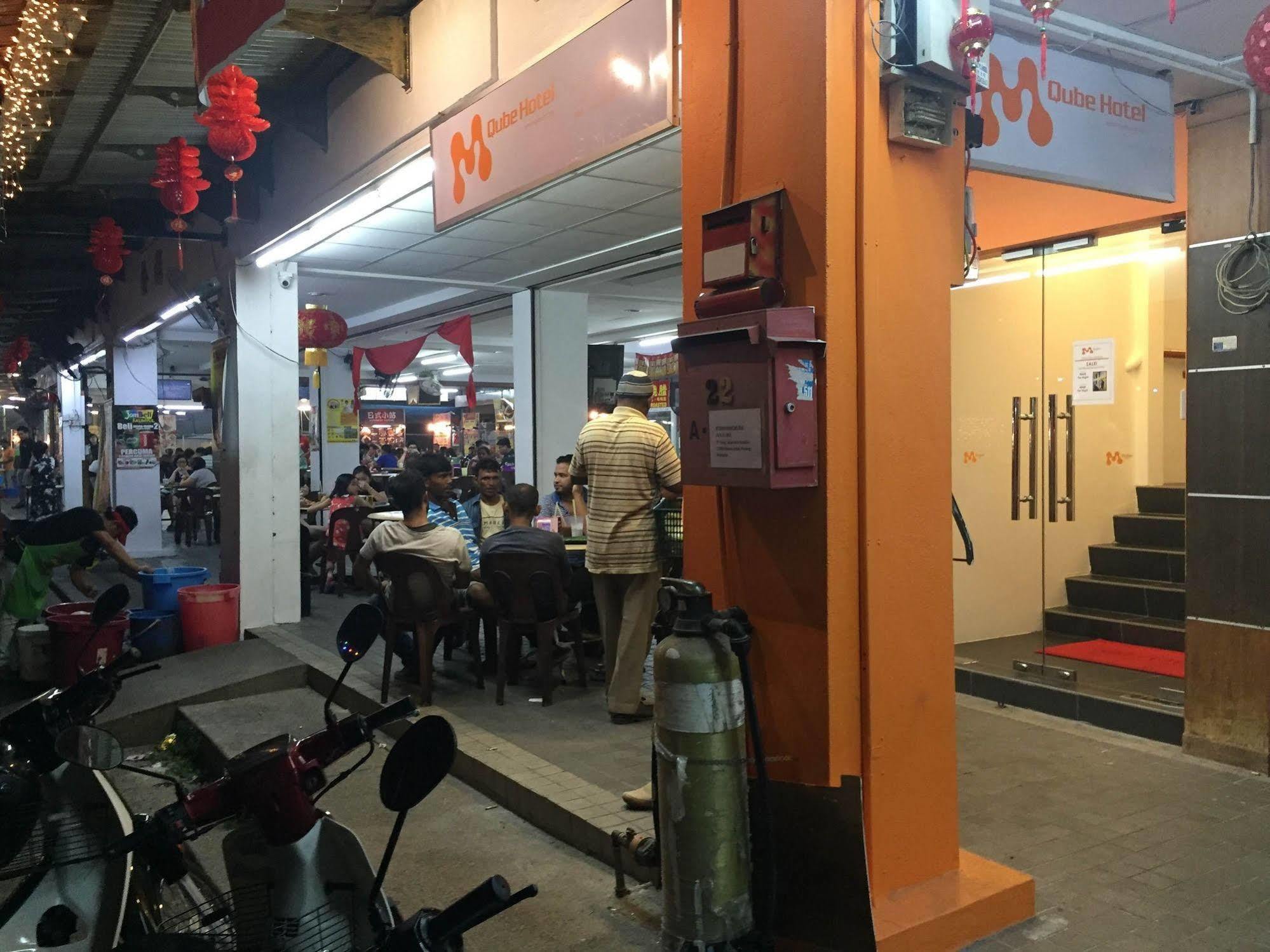 M Qube Hotel Sungai Dua Bukit Екстериор снимка