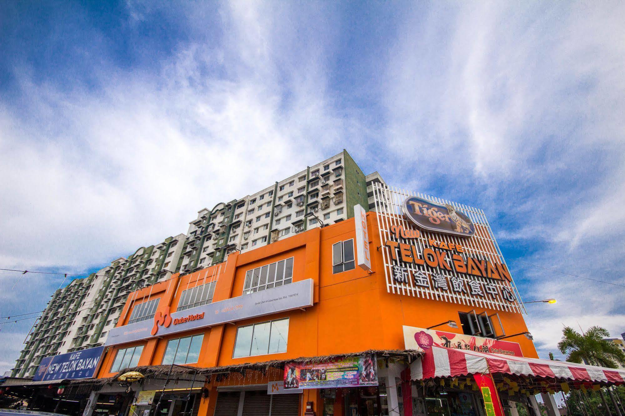 M Qube Hotel Sungai Dua Bukit Екстериор снимка